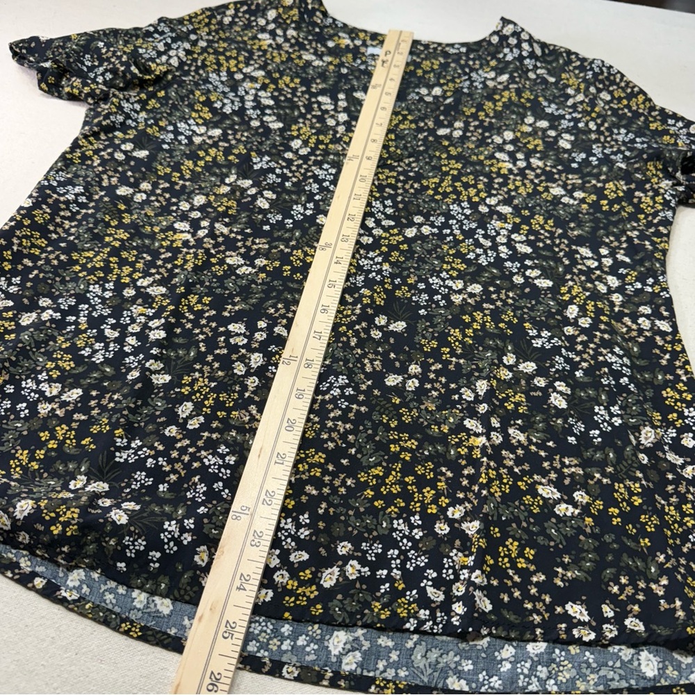 Croft & Barrow Black Floral Short Sleeve Top - Size Large - Picture 12 of 13